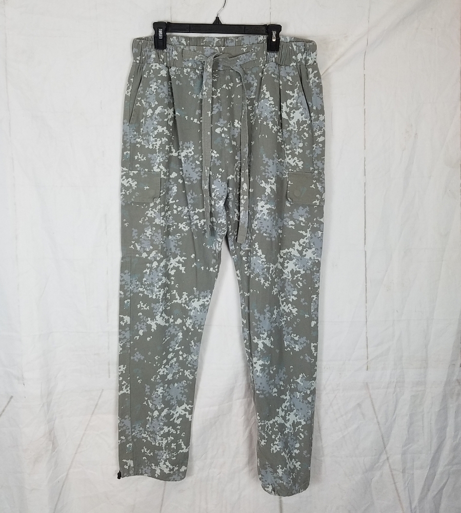 Mnmi camo cargo slipon  jogger pants